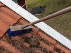 Roof Cleaning brushes/brooms: types, functions & how to choose the best