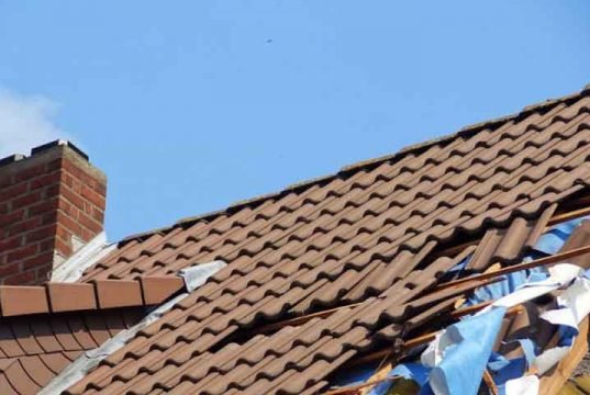 How fix leaking roofs