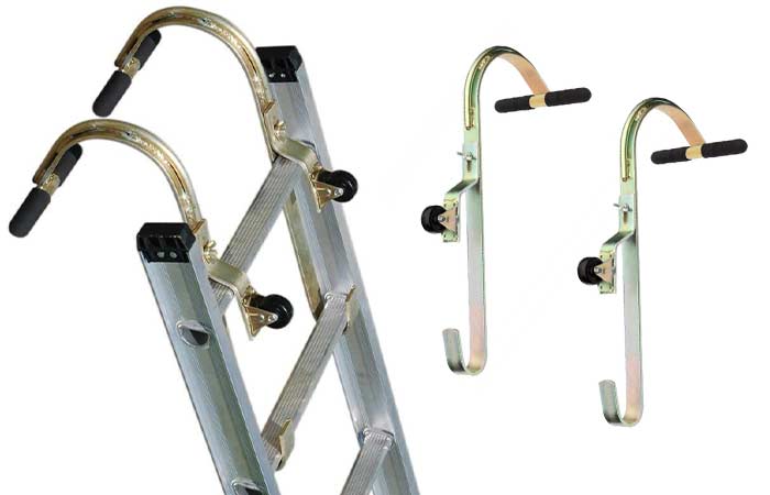 Roof ladder hook with wheels
