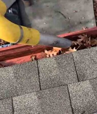 Gutter vacuum Cleaning -attachments and steps